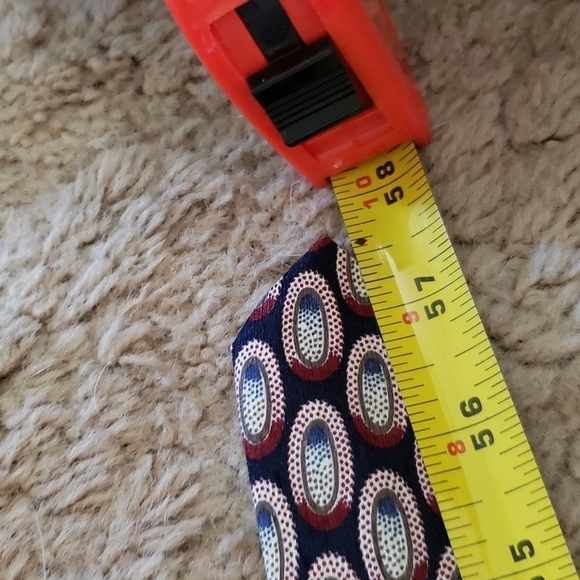 Lot of two ties, bugle boy USA tie and Bugatti Italian silk tie, career wear. - Picture 5 of 6